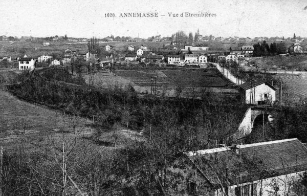 Voie ferrée du PLM et buffet de la gare d'Etrembières