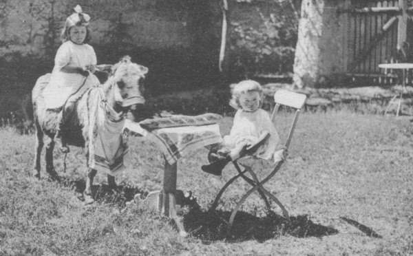 Ane et enfants à Monnetier (1922)