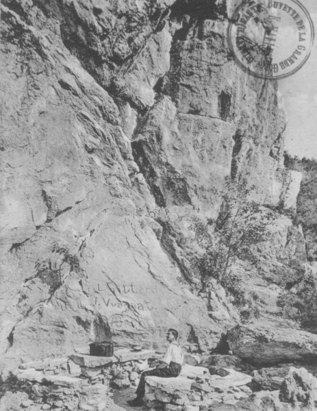 Les tables de pierre du sentier d´Orjobet