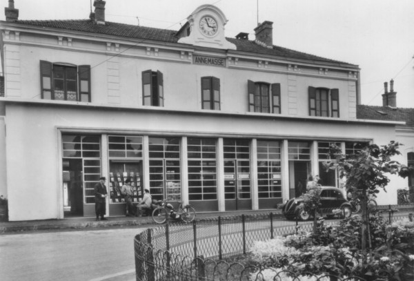 Place de la gare à Annemasse (v. 1960)