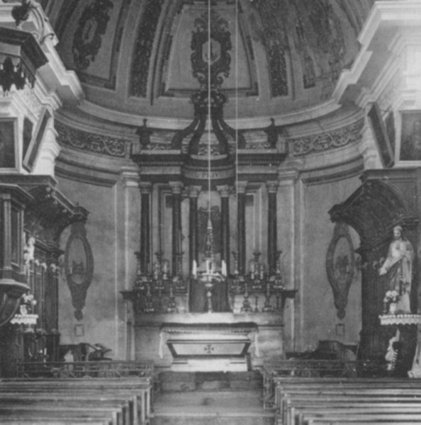 Le choeur de l'église de Présilly