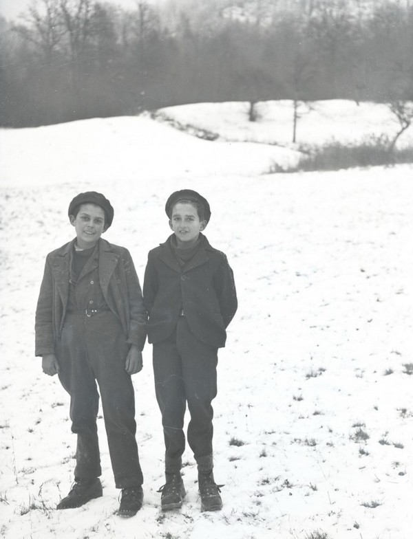 Partie de luge : les frères Brunier (février 1947)