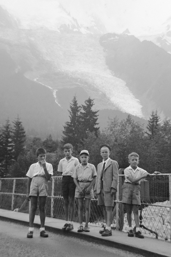Enfants d’Archamps en course d’école à Chamonix (juillet 1952)