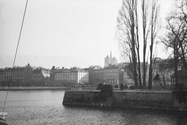 Ile Rousseau et la cathédrale Saint-Pierre (sept. 1934)