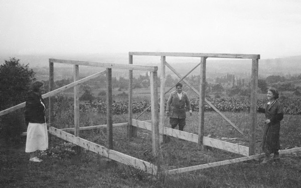 Construction d’un abri - 1 (sept. 1934)