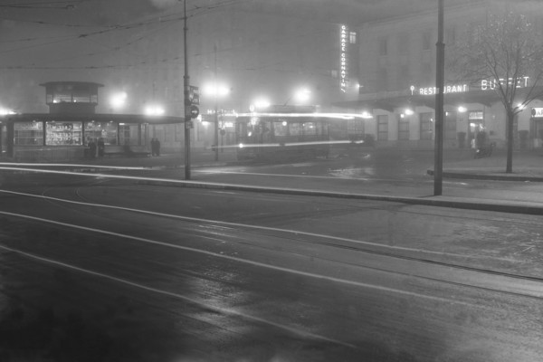 Le tram 8 à Cornavin de nuit (déc. 1938)