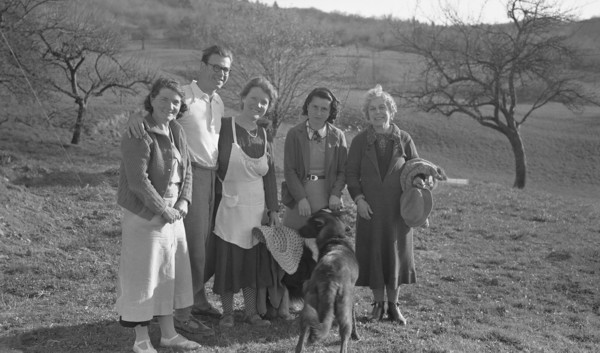 Visite des amies à Montfort (fév. 1940)