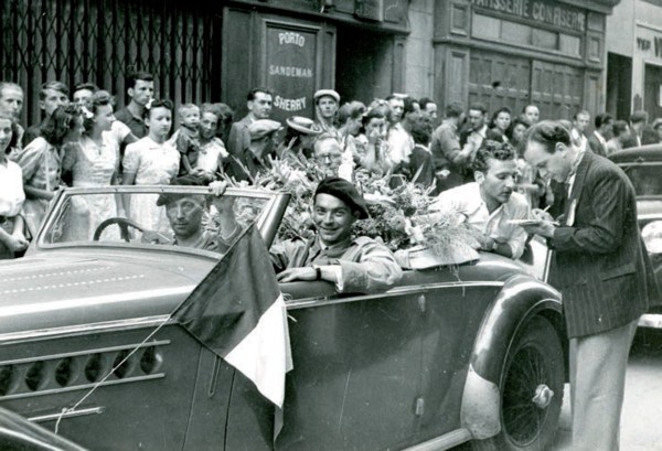 Voiture Delahaye type 135 à Annecy (1944)