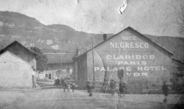 Publicité murale pour des grands hôtels