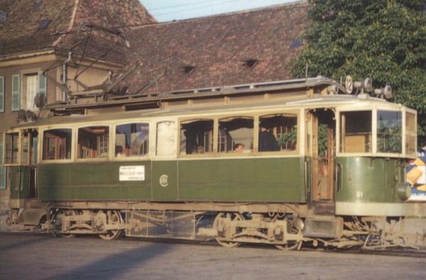 Le tram 12 place de la Gare