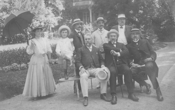 Une famille dans un parc (1908)