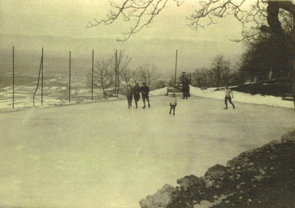 Patinoire de l´hôtel-restaurant du Château de l´Ermitage (v. 1930)
