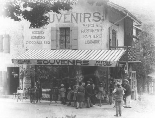 Magasin de souvenirs de Roger Hauser (v. 1930)