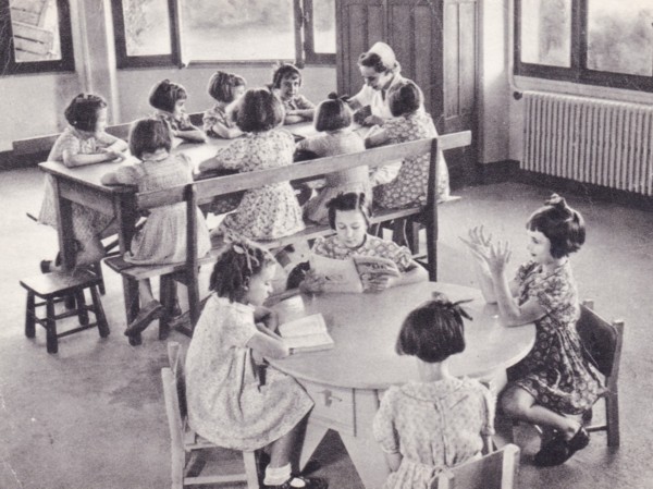 Fillettes au Rayon de Soleil (1952)