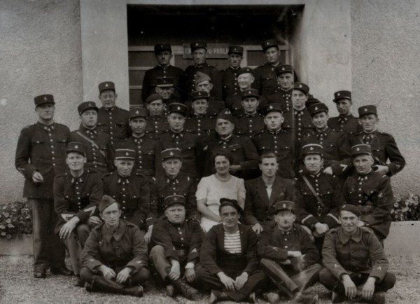 Groupe de douaniers au Châble-Beaumont (1940)