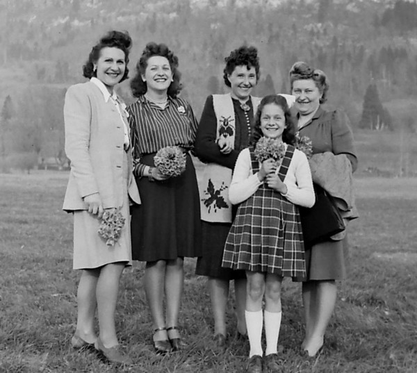 Epouses de Résistants du corps franc Raymond (1946)