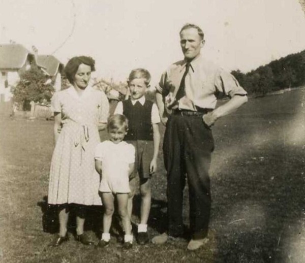 Couple avec deux garçons