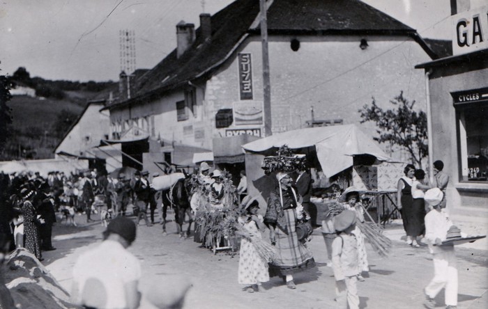 Fête à Cruseilles en 1932 (1/5)