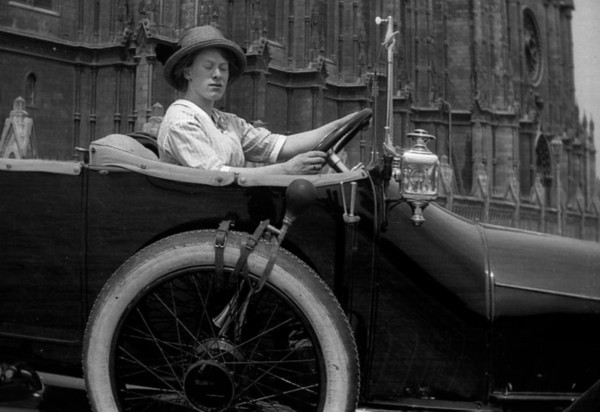 Voiture Panhard Torpédo à Neuchâtel