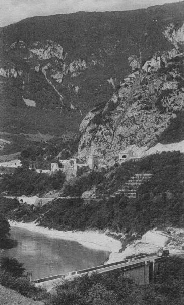 Fort l´Ecluse, Rhône, grotte de la Bouna et pont Carnot