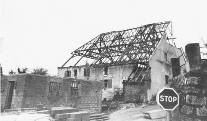 Démolition de la cure d’Arbusigny (1981)