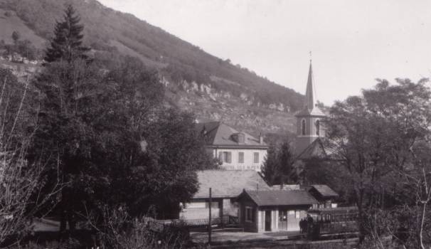 Halte de Monnetier-Eglise