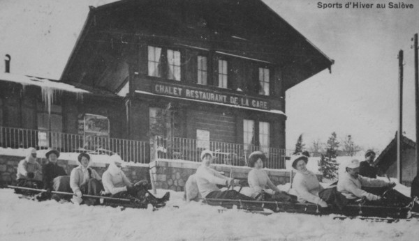 Bobs près de la gare du Chemin de fer du Salève (1911)