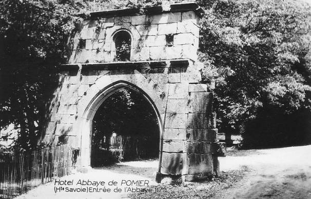 Ancienne porte de la chartreuse de Pomier